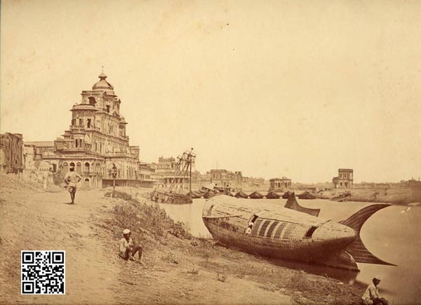 比托拍摄的勒克瑙邦查特曼苏尔宫前的鱼形船