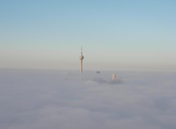 jimenyanshu-2 晨雾中的北京城