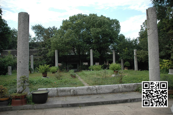 自南向北望罗汉殿遗址